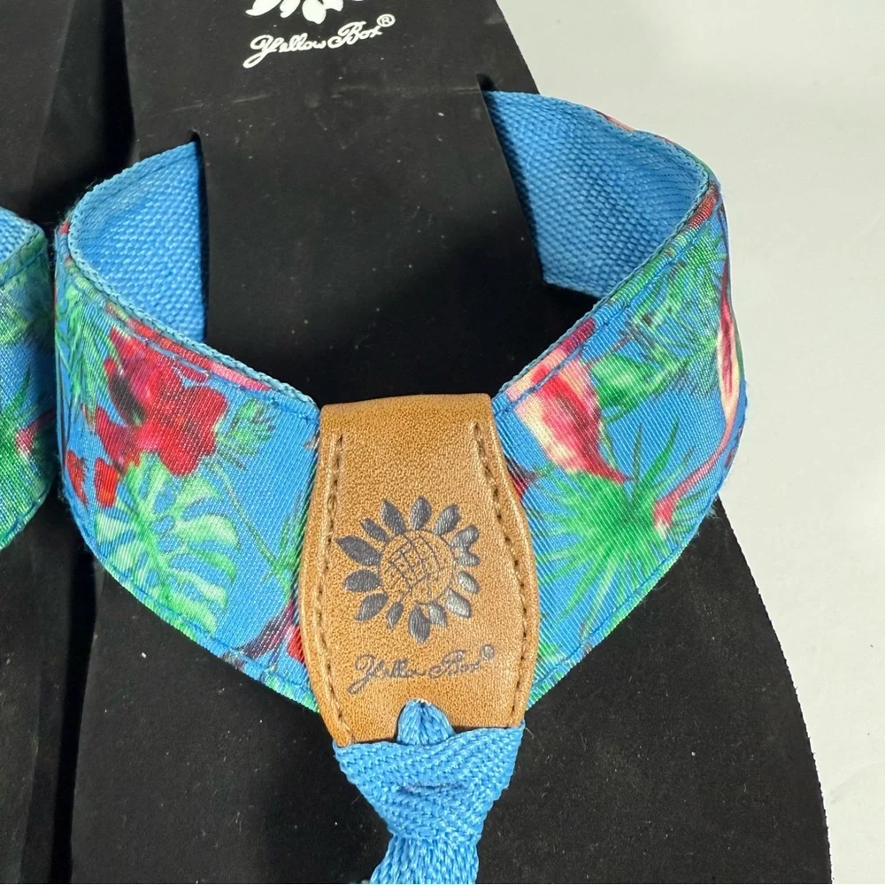 Yellow Box Flip Flops Blue with Pink Flamingos Size 7 1/2 7.5 Sandals Tropical - Picture 6 of 15